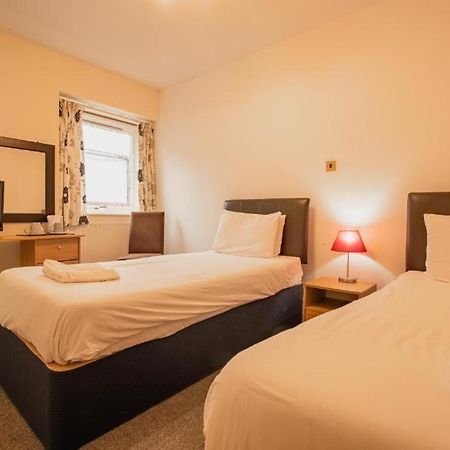The Ben Mhor Hotel, Bar & Restaurant Grantown-on-Spey Extérieur photo