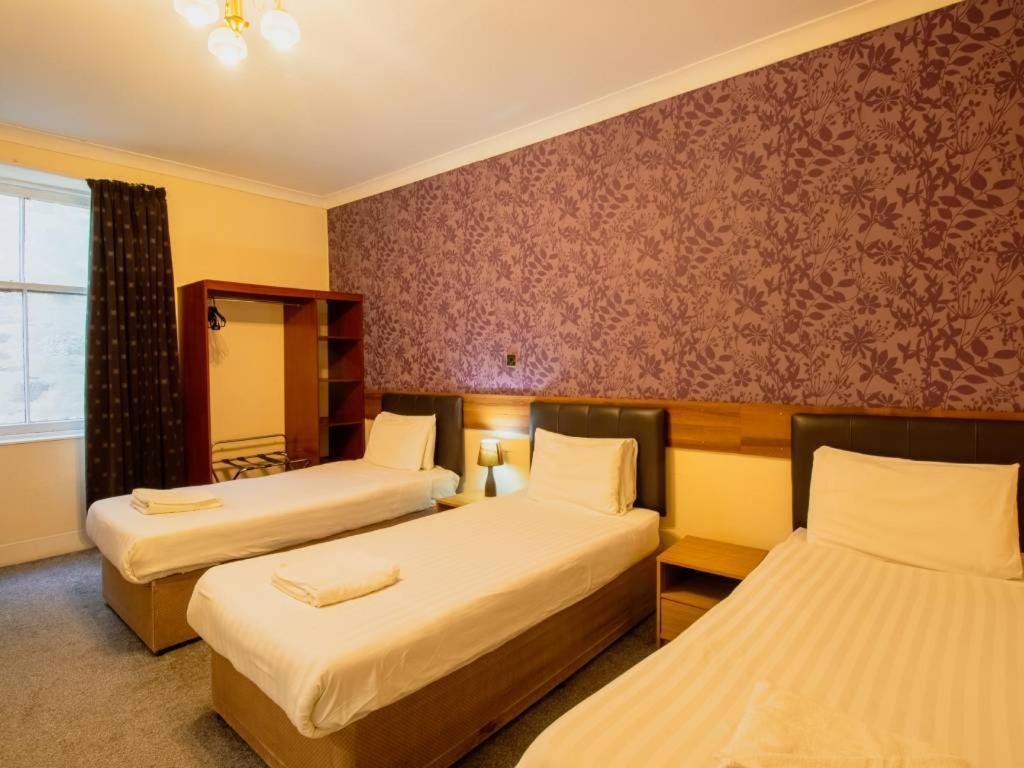 The Ben Mhor Hotel, Bar & Restaurant Grantown-on-Spey Extérieur photo