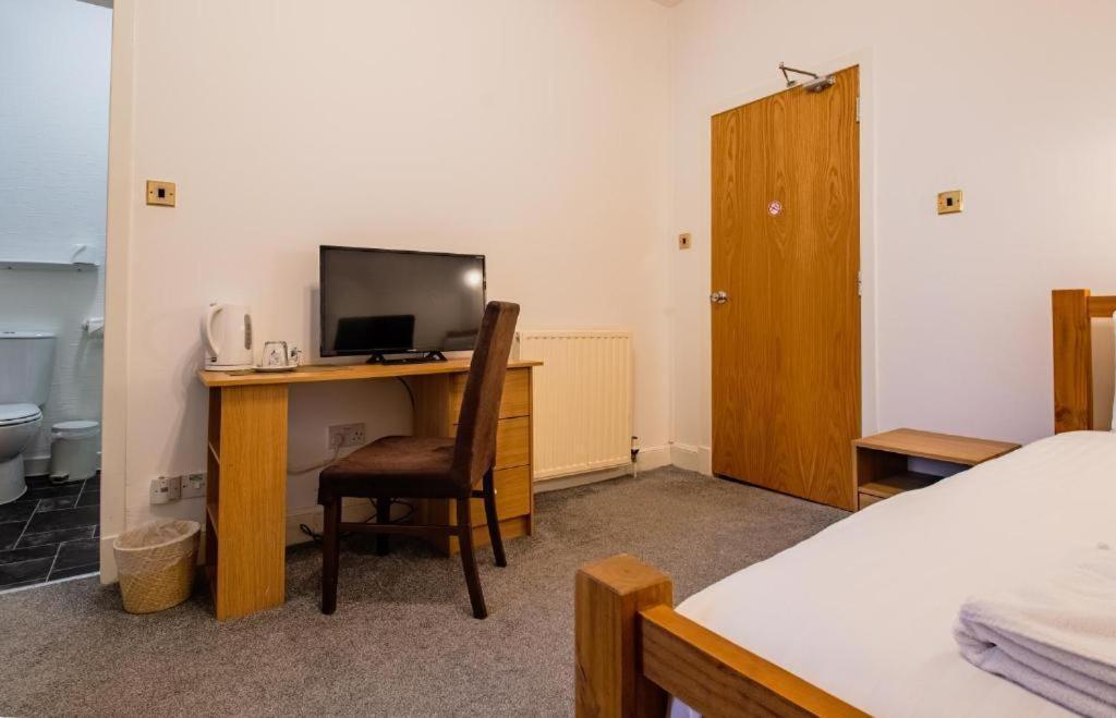 The Ben Mhor Hotel, Bar & Restaurant Grantown-on-Spey Extérieur photo