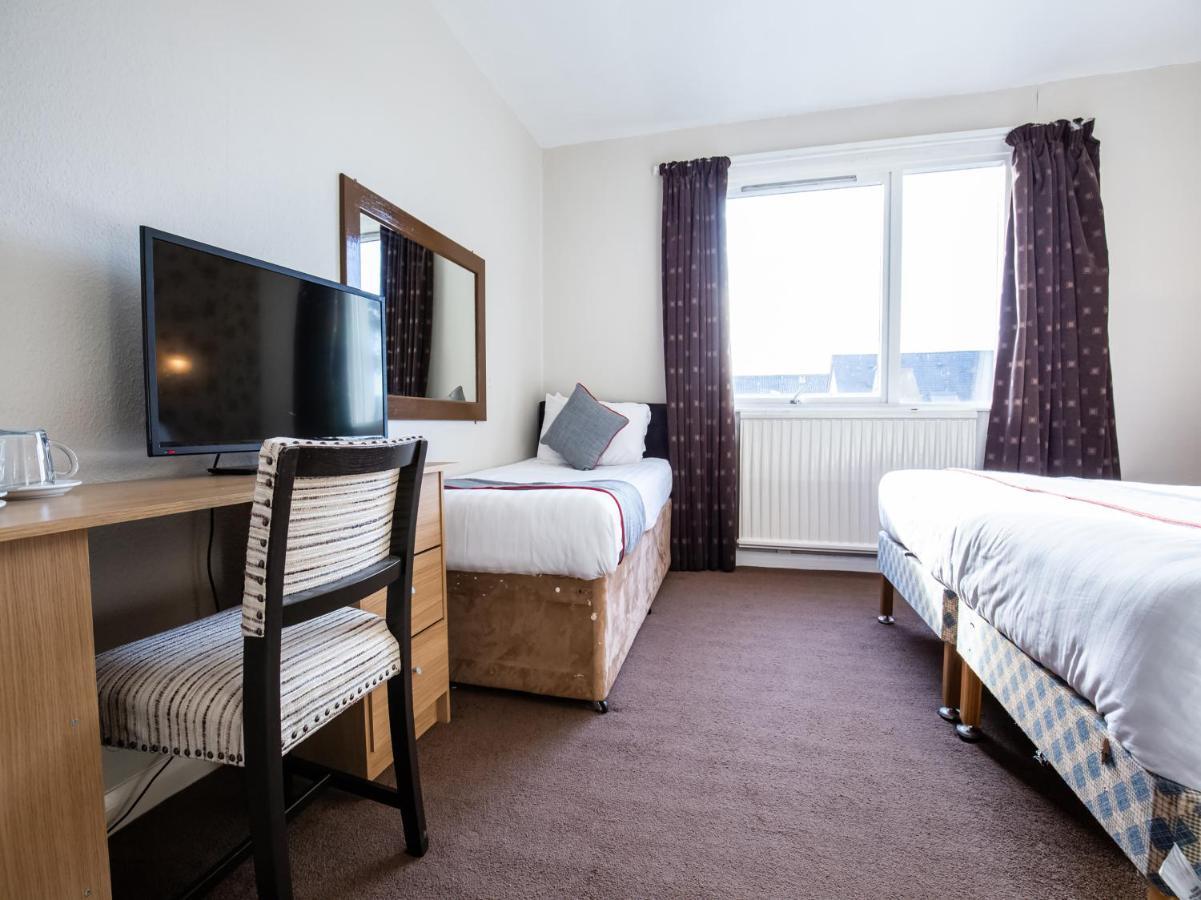 The Ben Mhor Hotel, Bar & Restaurant Grantown-on-Spey Extérieur photo