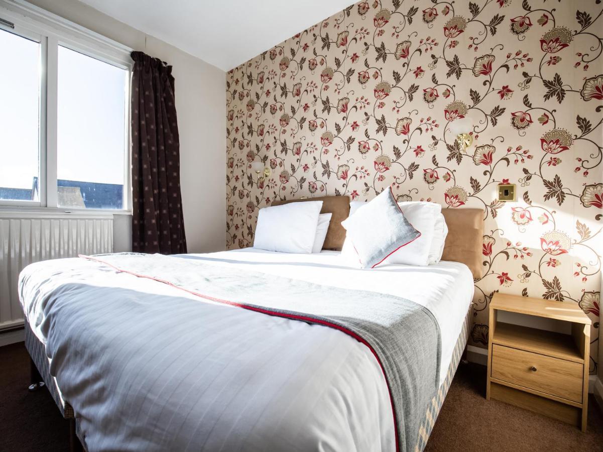 The Ben Mhor Hotel, Bar & Restaurant Grantown-on-Spey Extérieur photo