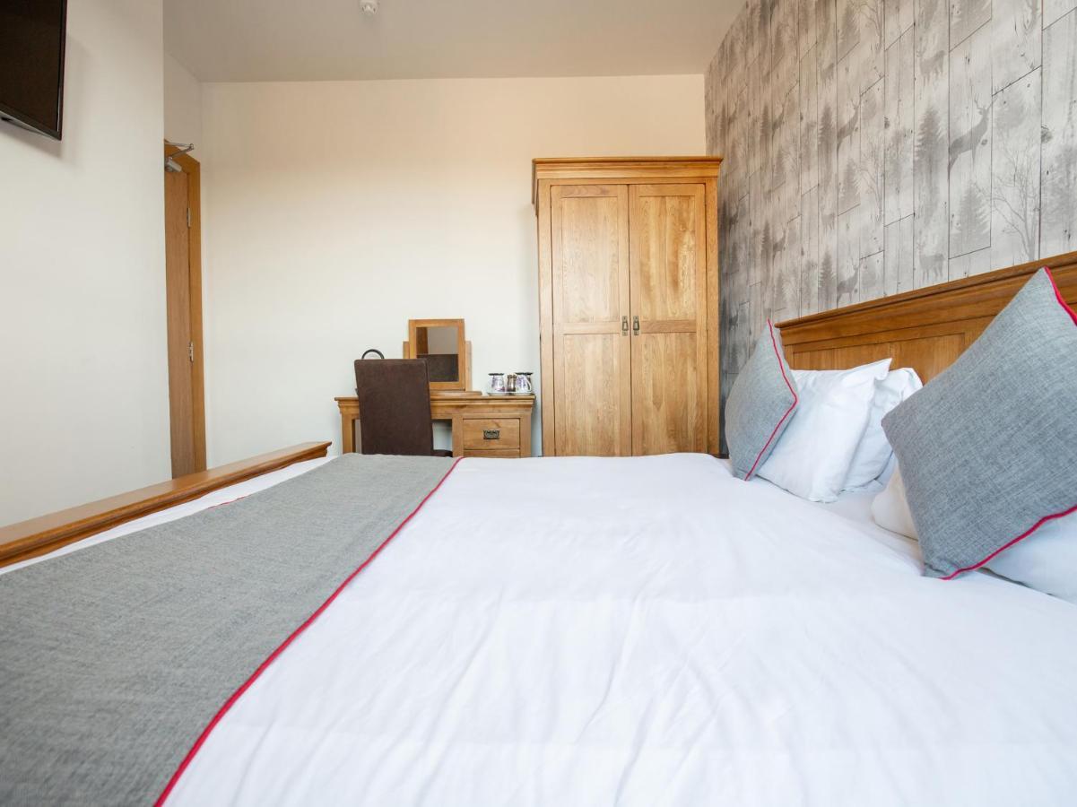 The Ben Mhor Hotel, Bar & Restaurant Grantown-on-Spey Extérieur photo