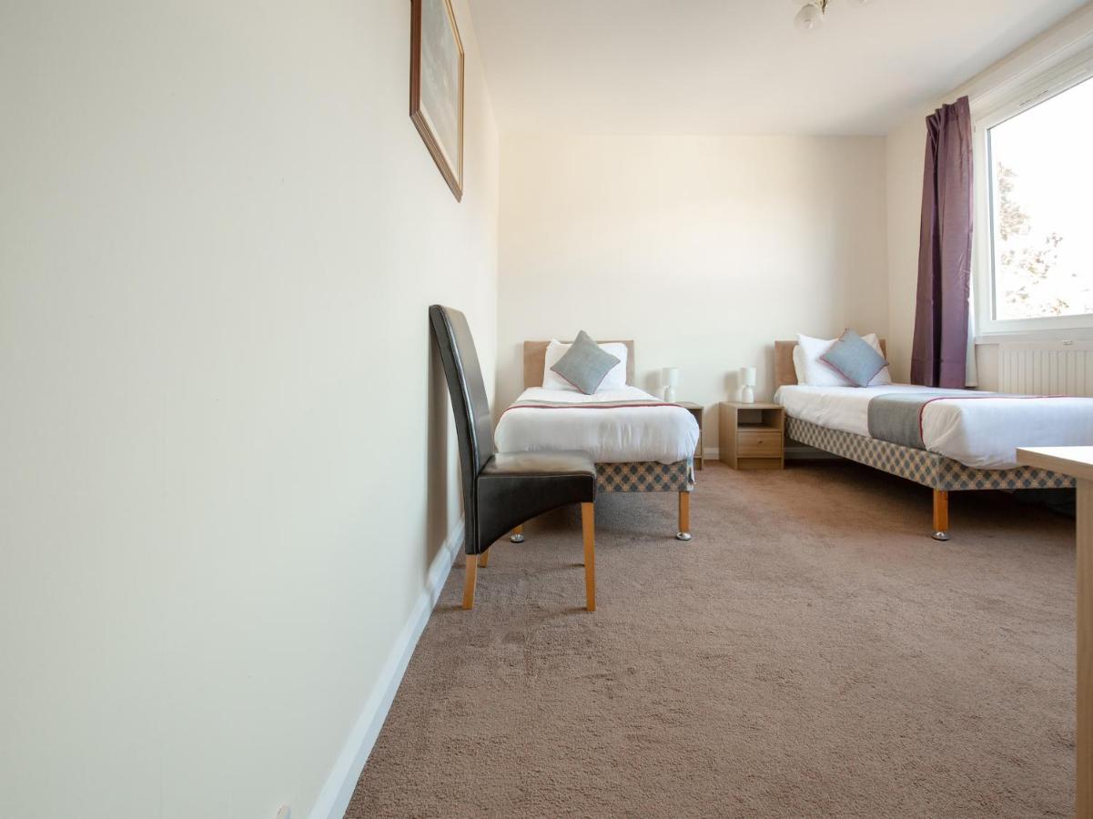 The Ben Mhor Hotel, Bar & Restaurant Grantown-on-Spey Extérieur photo