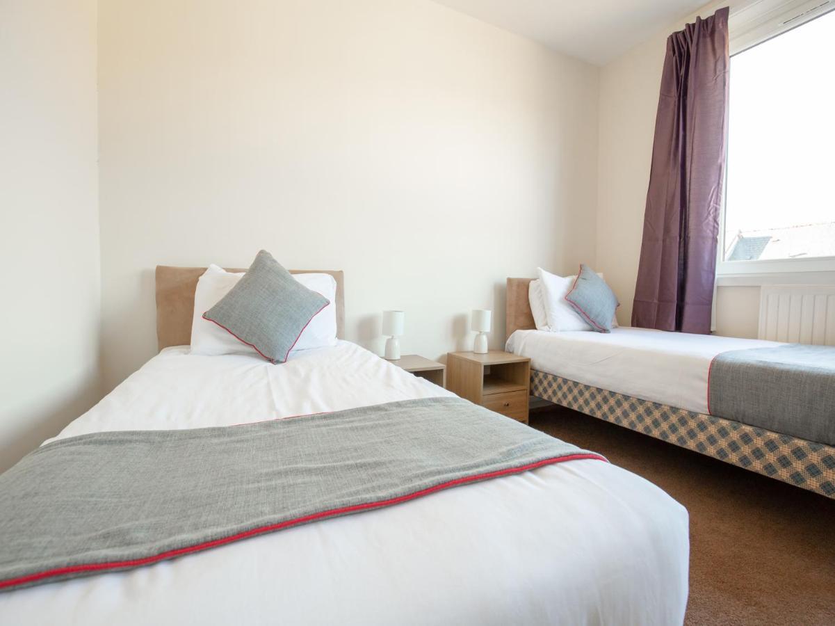 The Ben Mhor Hotel, Bar & Restaurant Grantown-on-Spey Extérieur photo