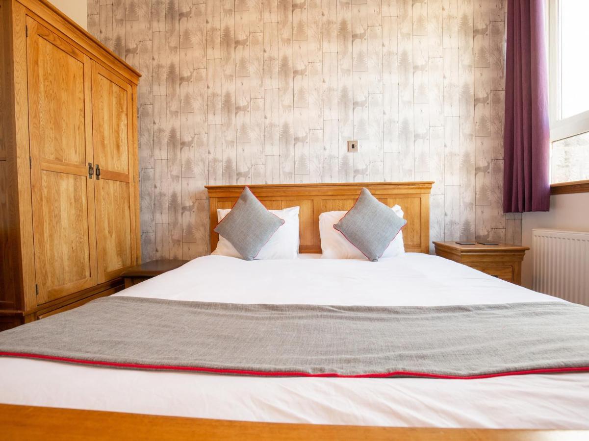The Ben Mhor Hotel, Bar & Restaurant Grantown-on-Spey Extérieur photo