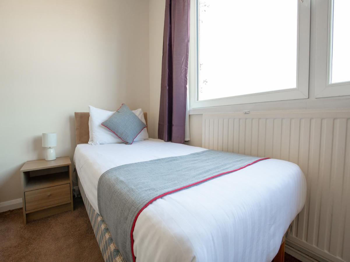 The Ben Mhor Hotel, Bar & Restaurant Grantown-on-Spey Extérieur photo