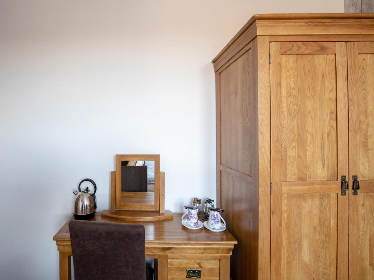The Ben Mhor Hotel, Bar & Restaurant Grantown-on-Spey Extérieur photo