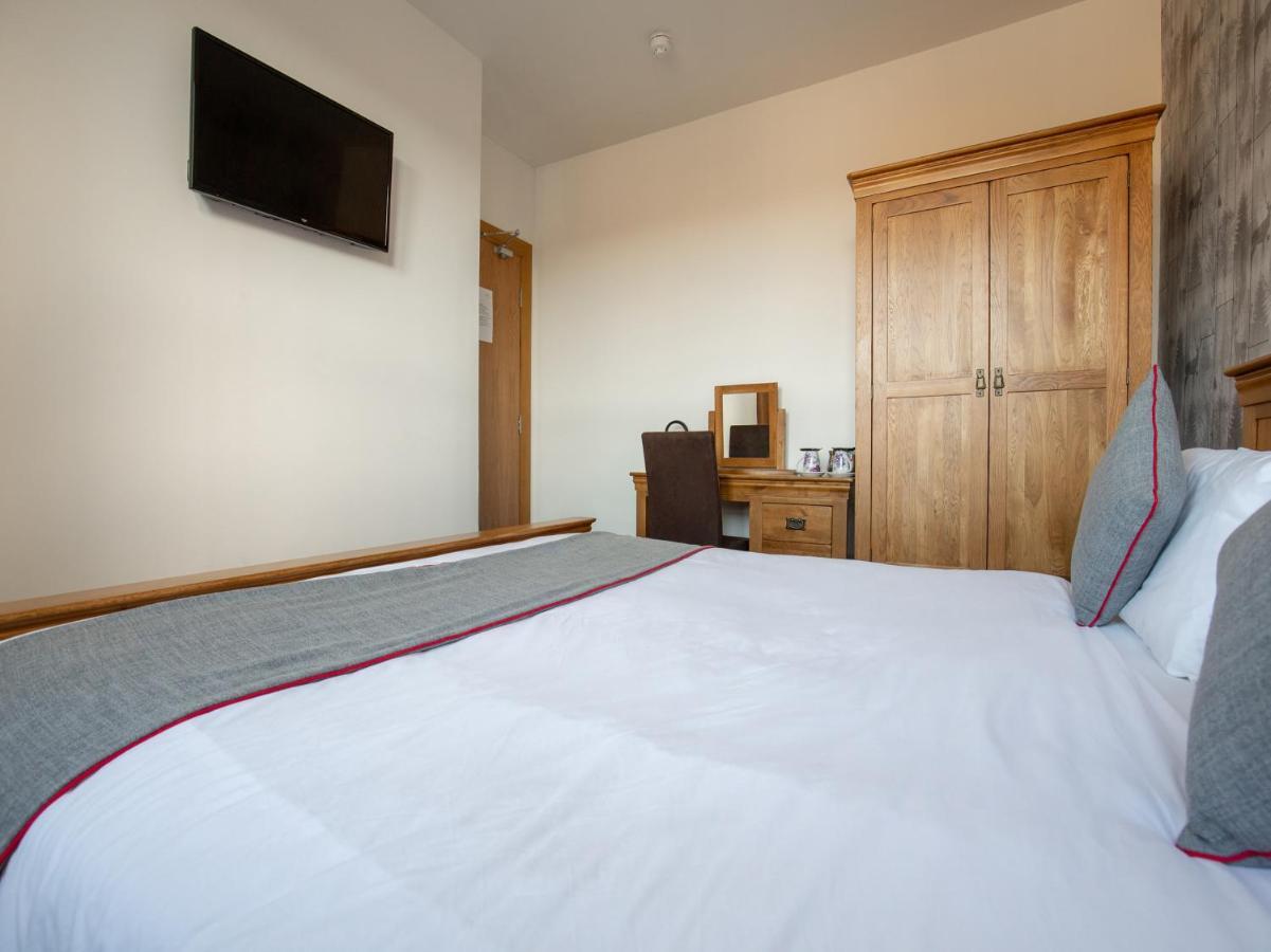 The Ben Mhor Hotel, Bar & Restaurant Grantown-on-Spey Extérieur photo