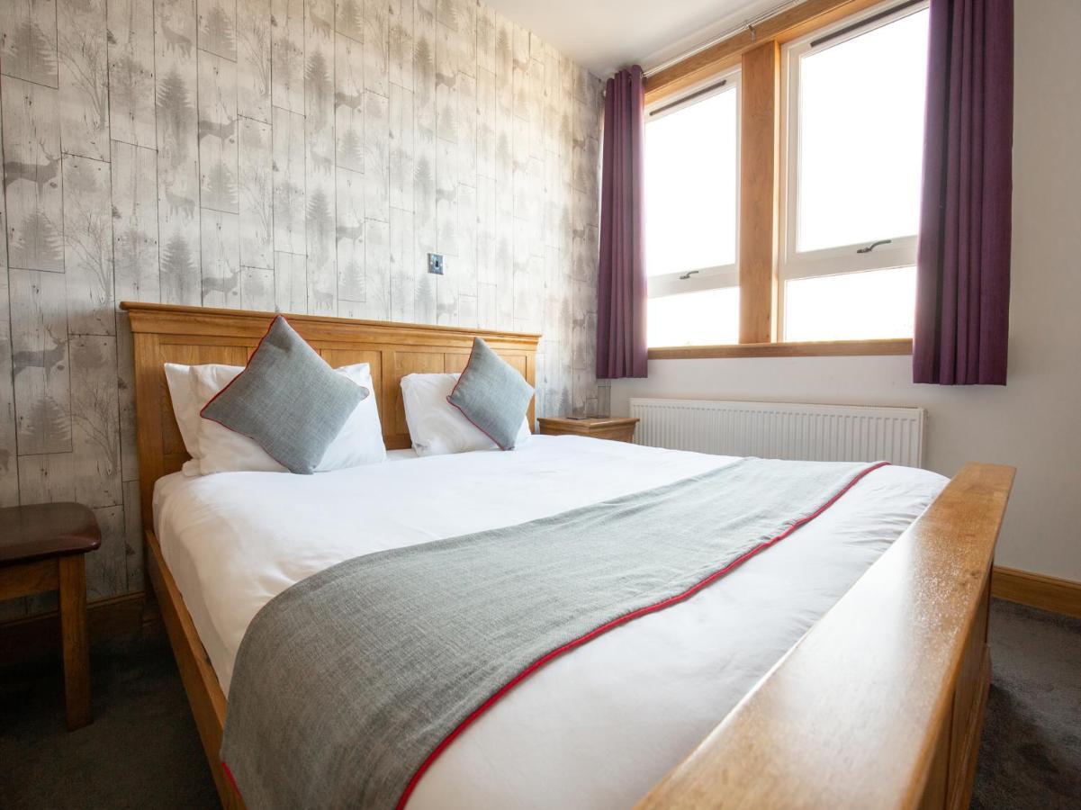The Ben Mhor Hotel, Bar & Restaurant Grantown-on-Spey Extérieur photo